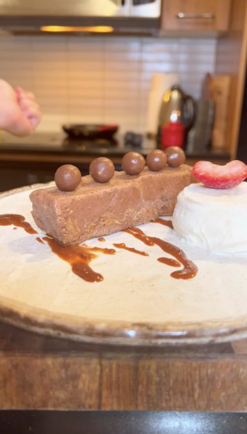 Cactus Club's Peanut Butter Crunch Bar (Copycat Recipe!)