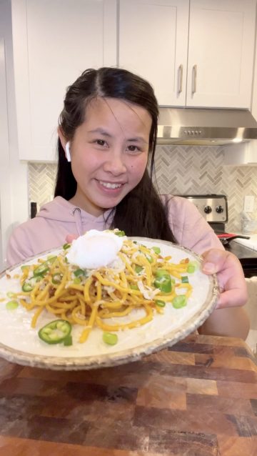 Lunch Lady's Fried Garlic Noodles (Mì Xào Tỏi) Copycat Recipe
