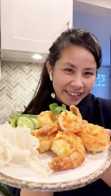 Phnom Penh's Fried Garlic Shrimp